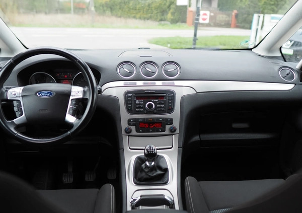Ford S-Max cena 32900 przebieg: 253000, rok produkcji 2011 z Stawiszyn małe 596